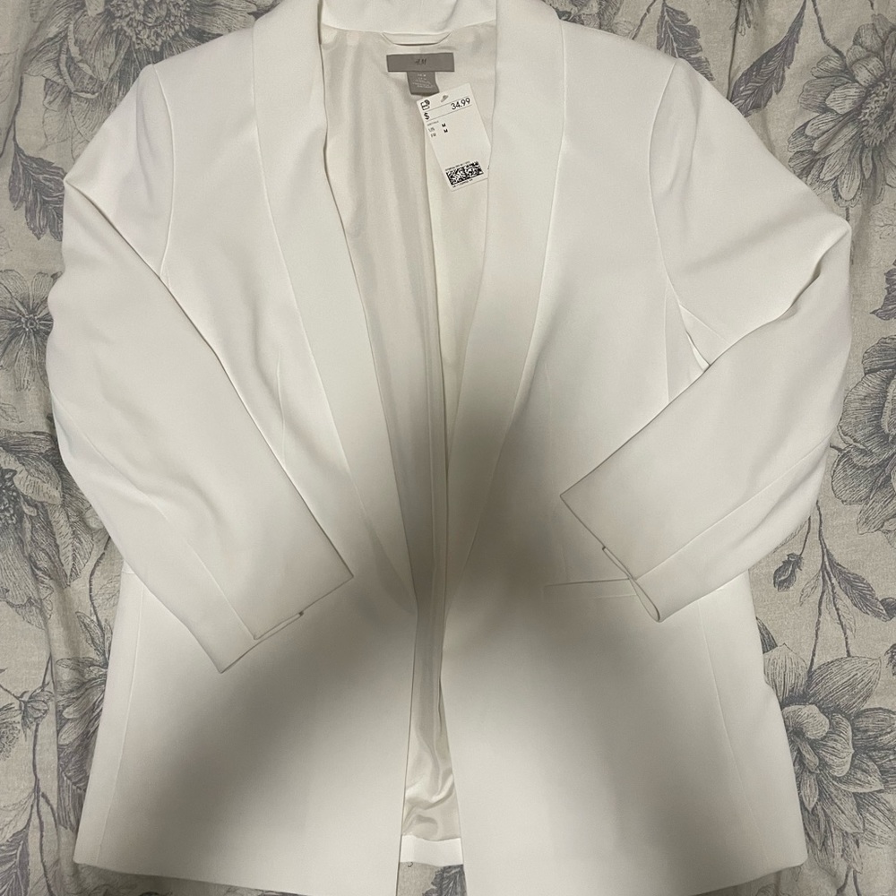 NWT white quarter sleeve blazer